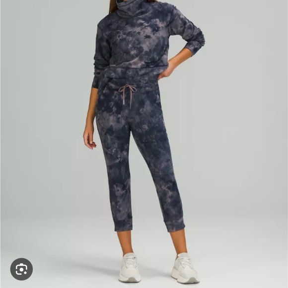 Lululemon Ready to Rulu crop - Picture 1 of 5